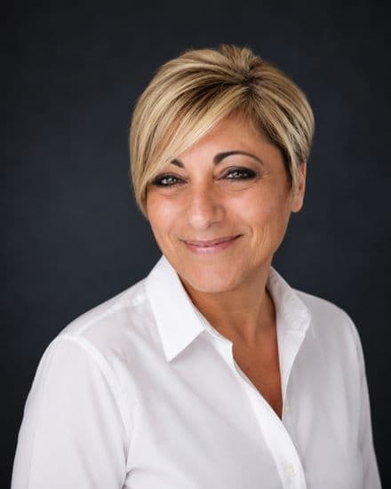 Antonella Calandra, Service clients Italie